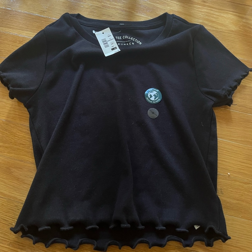 aeropostale black shrunken tee